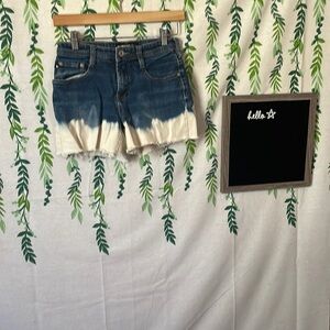 Express Jeans Dark shorts with bleached bottoms D2